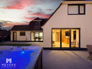 Photo 25- click for photo gallery